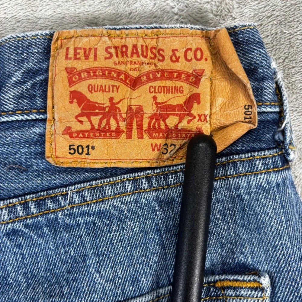 Levi's 501 Original Fit Jeans Mens 32x25 Medium Wash Blue Good Button‎ Fly